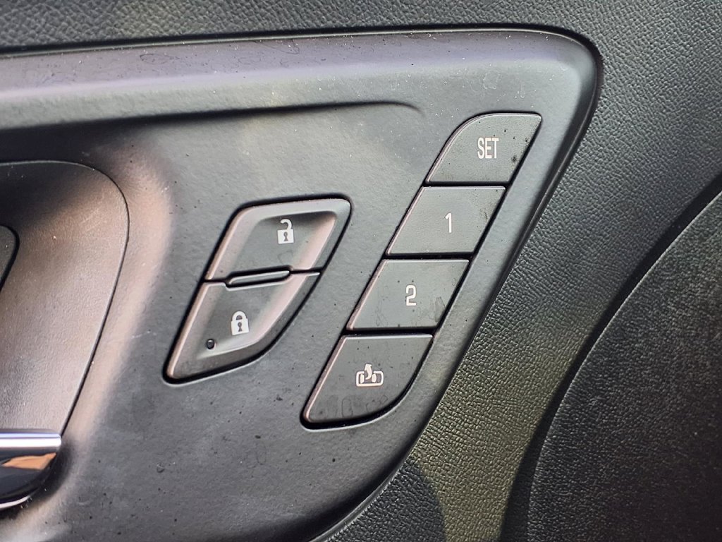 Used 2022 Chevrolet Malibu Premier FWD image 11