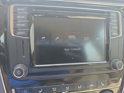 Used 2017 Volkswagen Passat 1.8T R-Line w/ R-Line Lighting Package FWD image 28