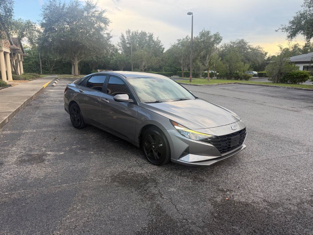 Used 2021 Hyundai Elantra SEL w/ Cargo Package FWD image 6