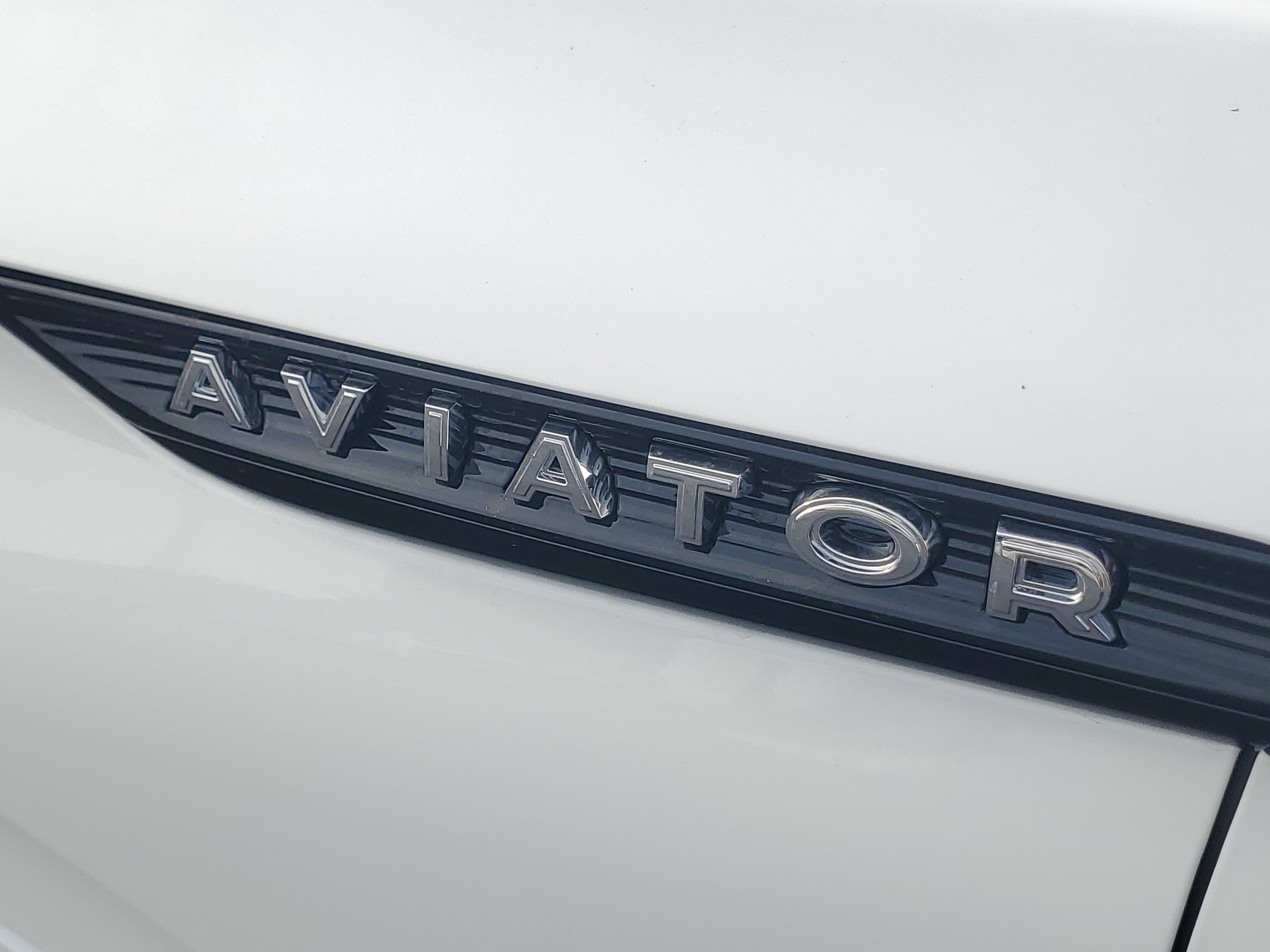 New 2027 Lincoln Aviator Reserve w/ Jet Appearance Package AWD/4WD image 7
