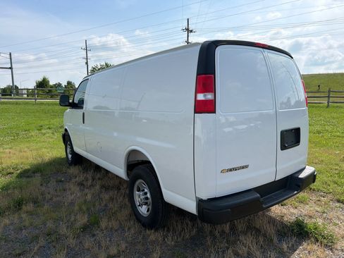 New 2026 Chevrolet Express 2500 w/ Driver Convenience Package RWD image 4