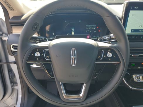 New 2025 Lincoln Corsair Reserve w/ Equipment Group 202A image 17