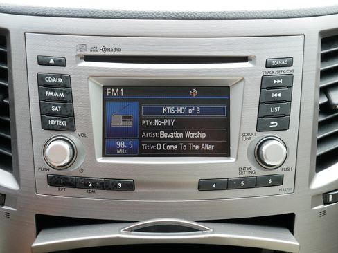 Used 2012 Subaru Outback 2.5i Limited w/ Moonroof Pkg AWD/4WD image 22