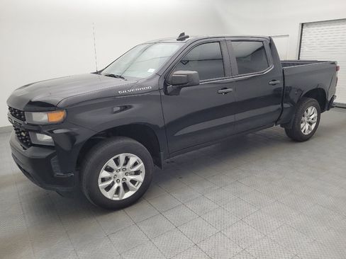 Used 2019 Chevrolet Silverado 1500 Custom w/ Custom Value Package RWD image 2