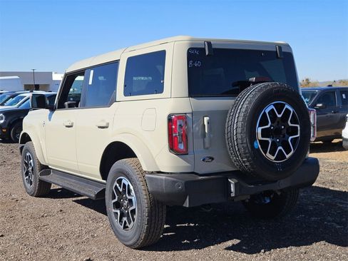 New 2025 Ford Bronco Outer Banks image 8