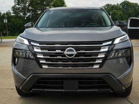 Used 2026 Nissan Rogue S FWD image 16