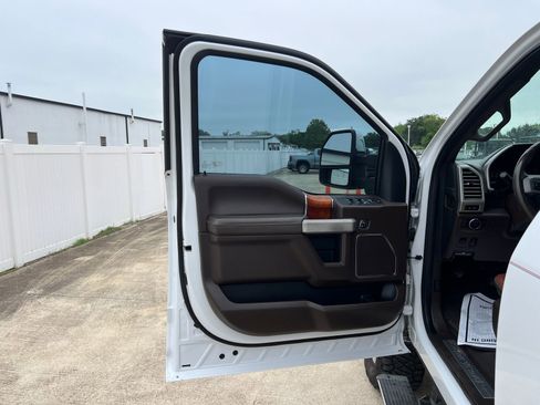 Used 2019 Ford F350 King Ranch w/ King Ranch Ultimate Package AWD/4WD image 17