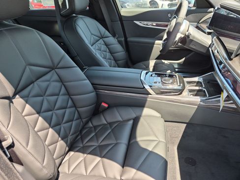 New 2026 BMW 740i w/ Premium Package RWD image 34