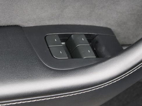 Used 2023 Tesla Model Y Long Range AWD/4WD image 11