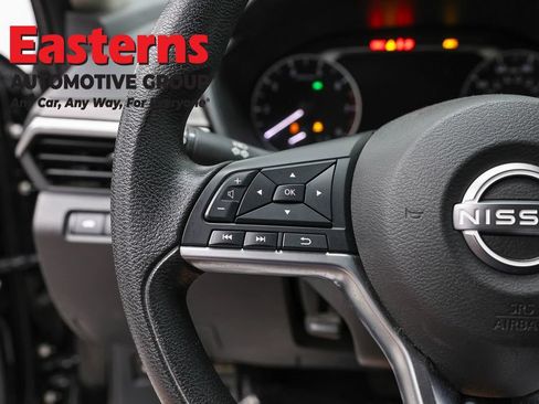Used 2023 Nissan Altima 2.5 SV FWD image 15