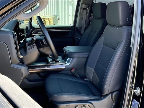 Used 2024 Chevrolet Silverado 2500 LT w/ Midnight Edition image 32