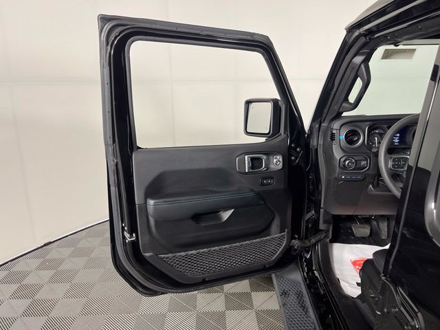 Used 2024 Jeep Wrangler High Altitude AWD/4WD image 15