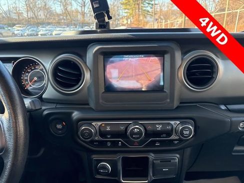 Used 2023 Jeep Wrangler Sport image 17