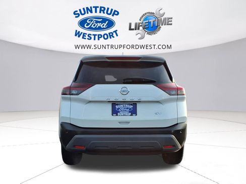 Used 2021 Nissan Rogue SV image 25