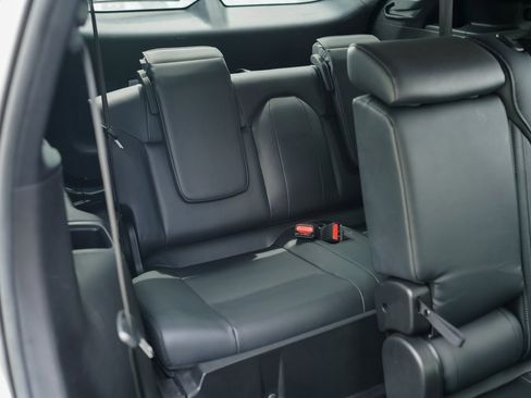 Used 2023 Mitsubishi Outlander LE image 27