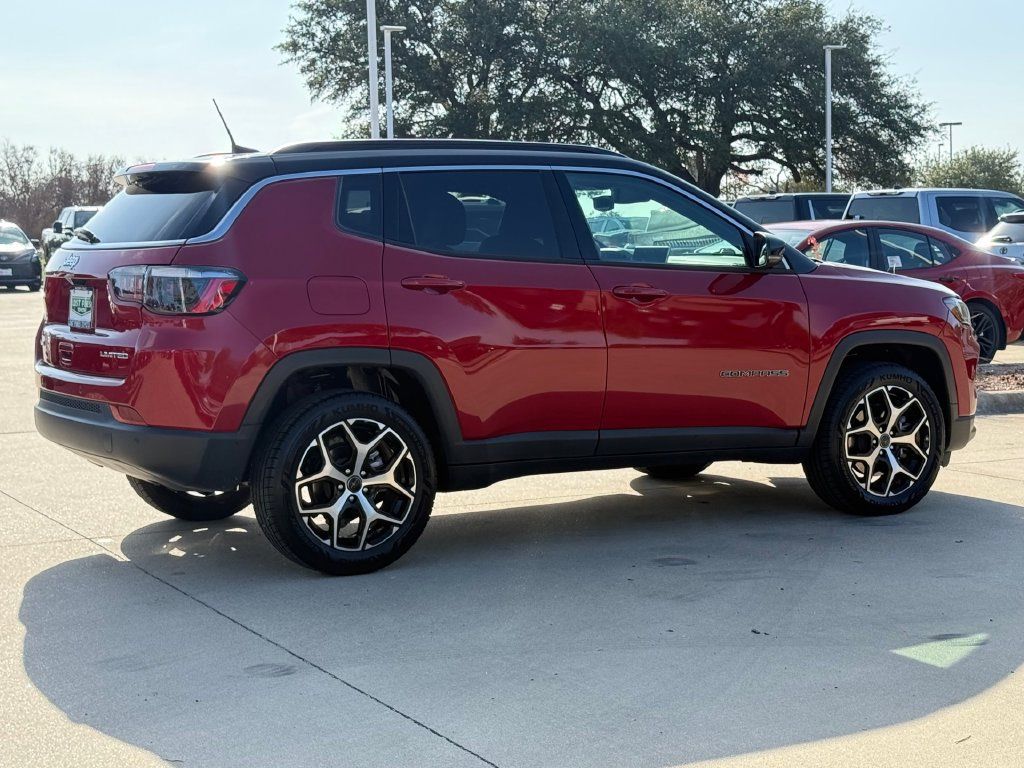 Used 2025 Jeep Compass Limited AWD/4WD image 3