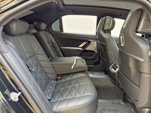 Used 2023 BMW 740i RWD image 45