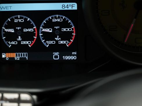 Used 2014 Ferrari 458 Spider RWD image 27