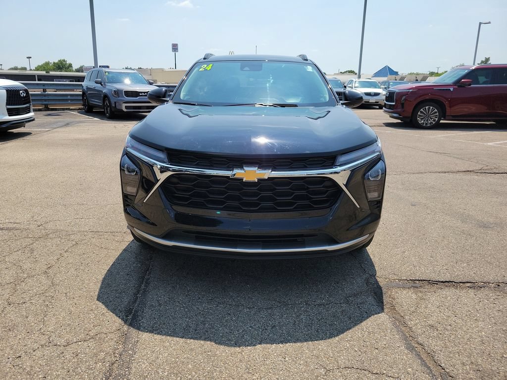 Used 2024 Chevrolet Trax LT w/ Driver Confidence Package FWD image 8