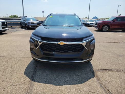 Used 2024 Chevrolet Trax LT w/ Driver Confidence Package FWD image 8