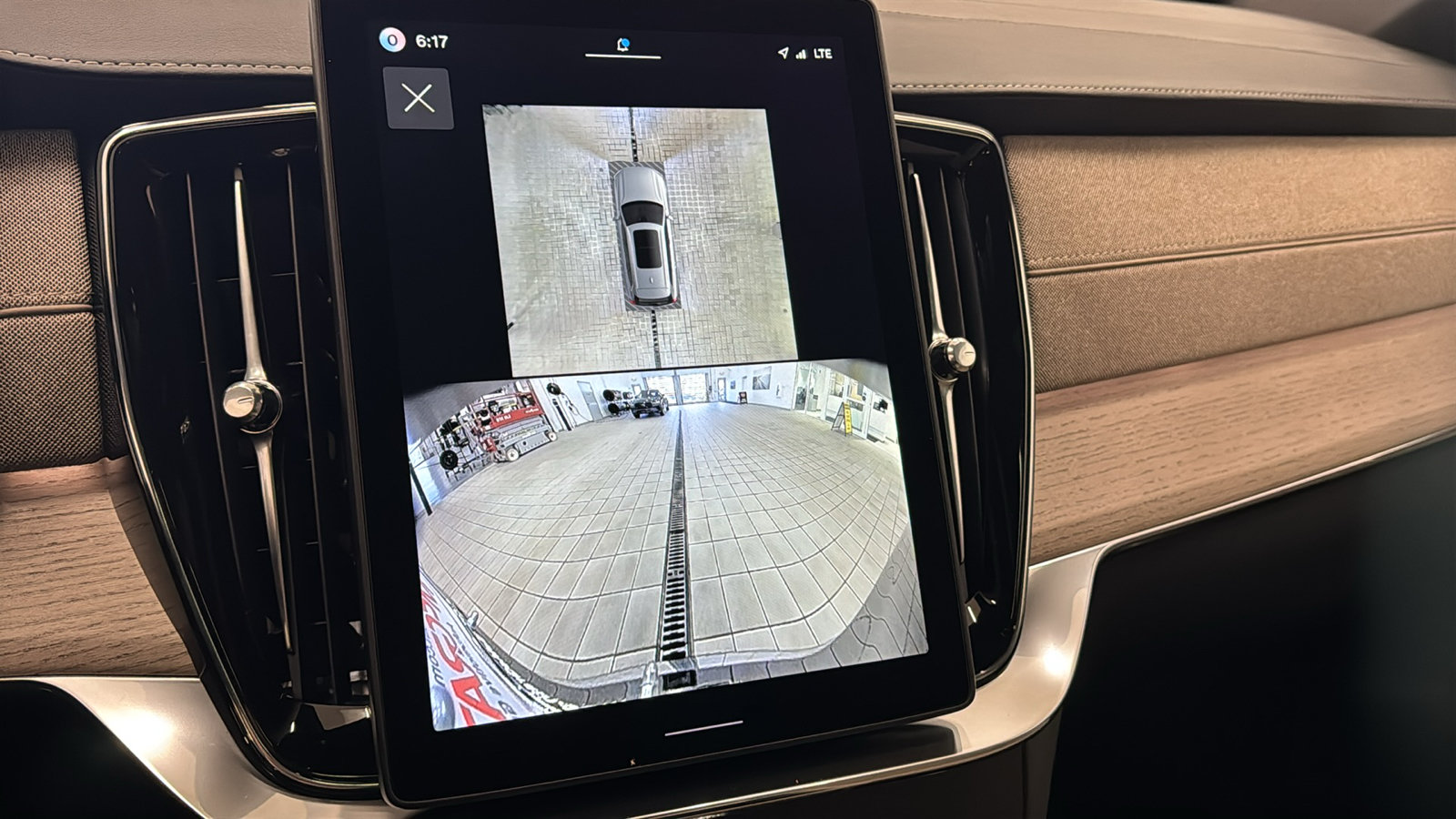 New 2026 Volvo XC90 T8 Plus w/ Protection Package Premier AWD/4WD image 18