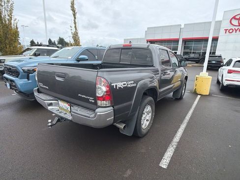 Used 2015 Toyota Tacoma PreRunner w/ TRD Off-Road Package RWD image 4