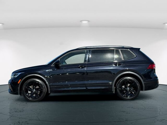 Used 2023 Volkswagen Tiguan SE R-Line FWD image 3
