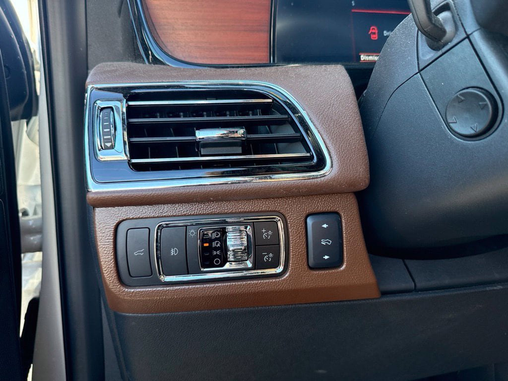 Used 2024 Lincoln Navigator L Reserve w/ Monochromatic Package AWD/4WD image 14