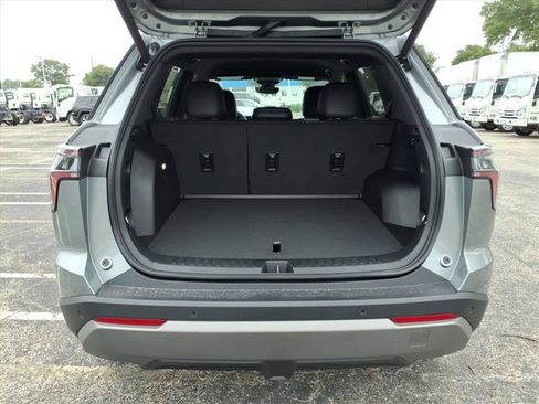 New 2026 Chevrolet Equinox LT w/ Convenience Package II FWD image 12