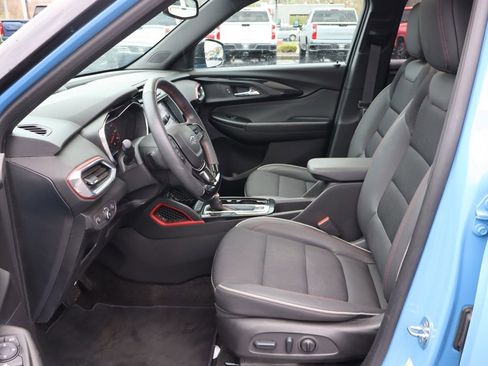 Used 2023 Chevrolet TrailBlazer RS w/ Sun and Liftgate Package image 4