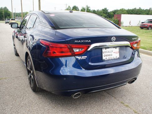 Used 2018 Nissan Maxima Platinum w/ Interior Lighting Package FWD image 6