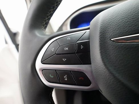 Used 2024 Chrysler Voyager LX image 19