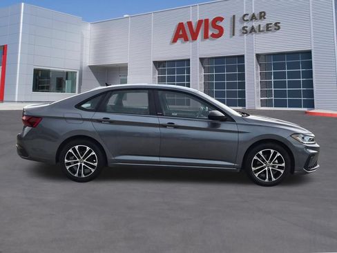 Used 2025 Volkswagen Jetta Sport FWD image 5