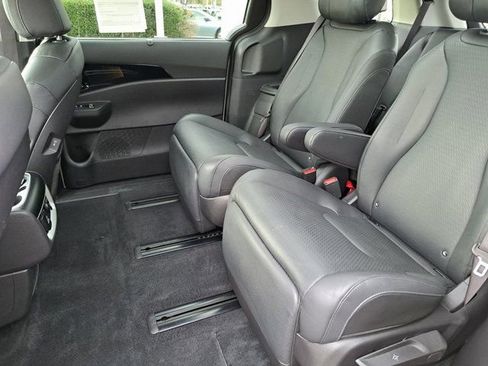 Used 2026 Kia Carnival SX Prestige FWD image 28