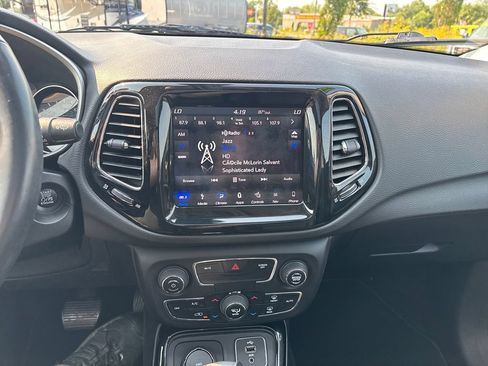 Used 2018 Jeep Compass Limited w/ Navigation Group AWD/4WD image 27