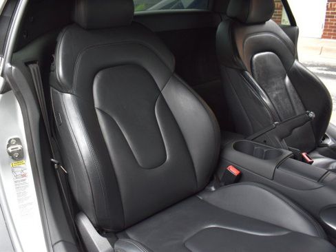Used 2009 Audi R8 V8 w/ Premium Pkg AWD/4WD image 37