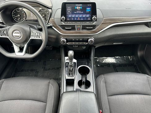 Used 2023 Nissan Altima 2.5 SV image 12