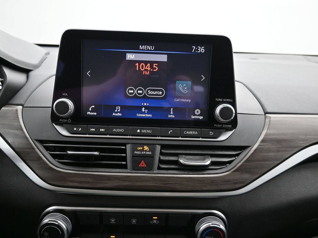 Certified 2025 Nissan Altima 2.5 SV FWD image 17