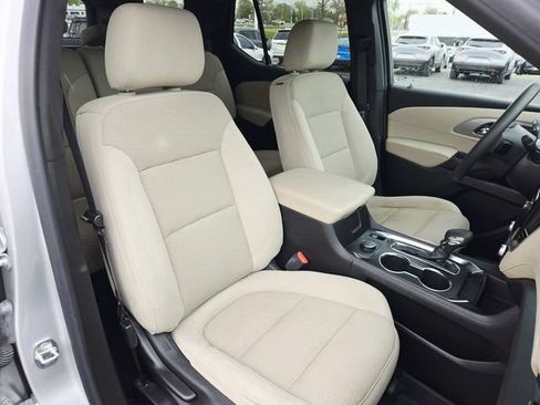 Used 2022 Chevrolet Traverse LS AWD/4WD image 14