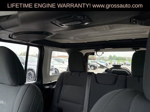 Used 2019 Jeep Wrangler Unlimited Sahara w/ Uconnect 4C Nav & Sound Group AWD/4WD image 32