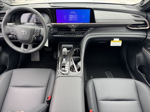 New 2026 Toyota Crown Signia AWD/4WD image 4