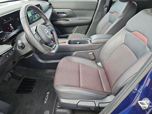 Certified 2025 Nissan Kicks SR FWD image 13