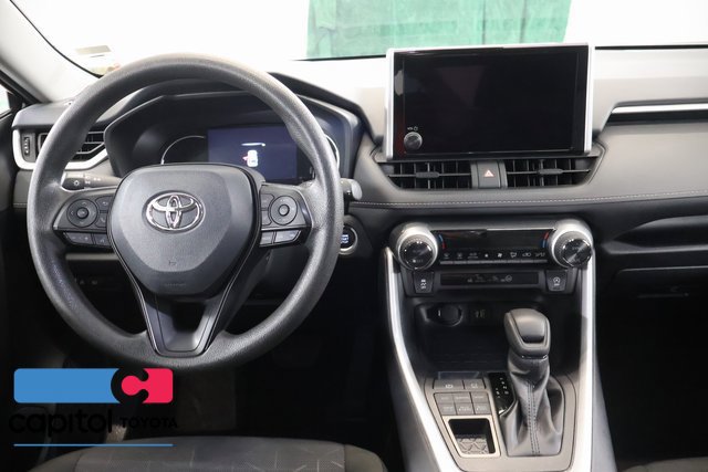 Used 2025 Toyota RAV4 XLE AWD/4WD image 13