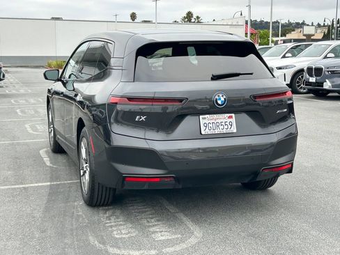 Used 2023 BMW iX xDrive50 AWD/4WD image 3