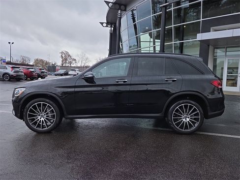 Certified 2022 Mercedes-Benz GLC 300 image 2