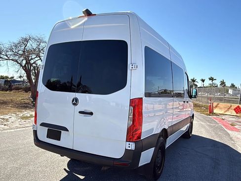 Used 2021 Mercedes-Benz Sprinter 2500 image 5