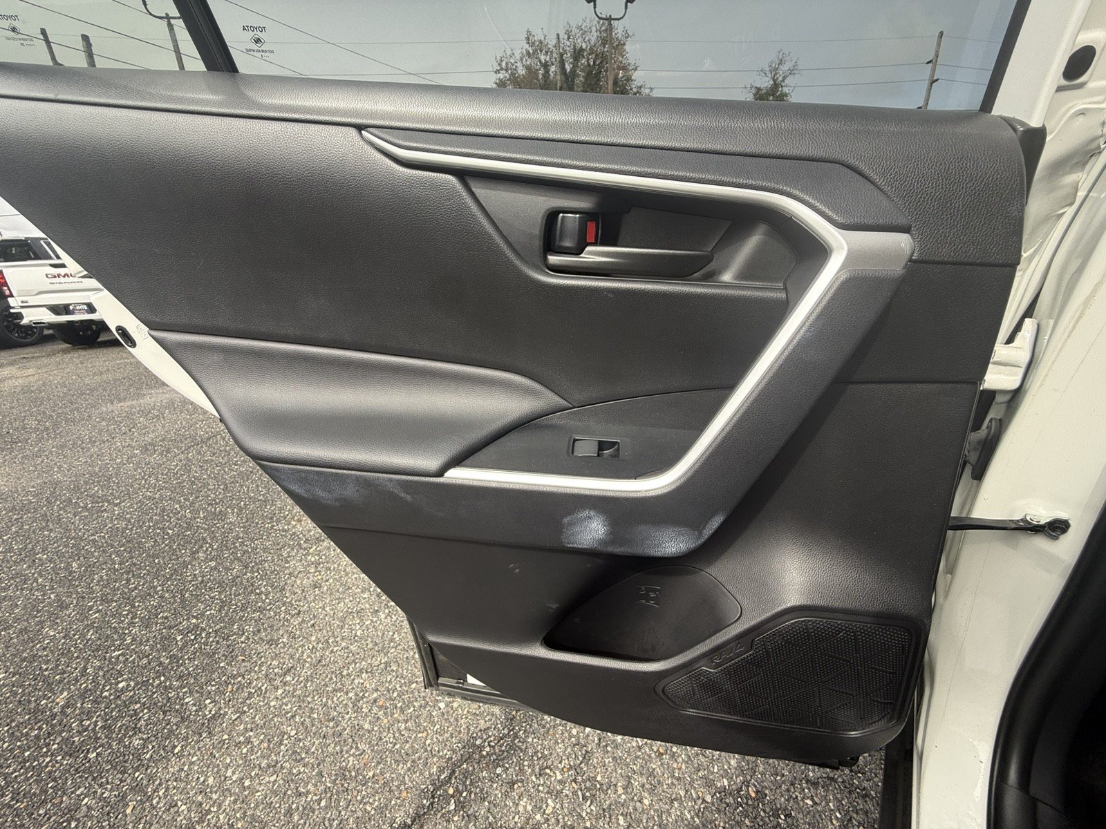 Used 2025 Toyota RAV4 LE AWD/4WD image 28