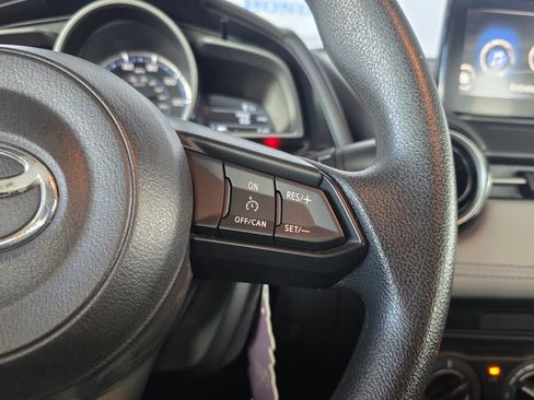 Used 2019 Toyota Yaris L FWD image 8
