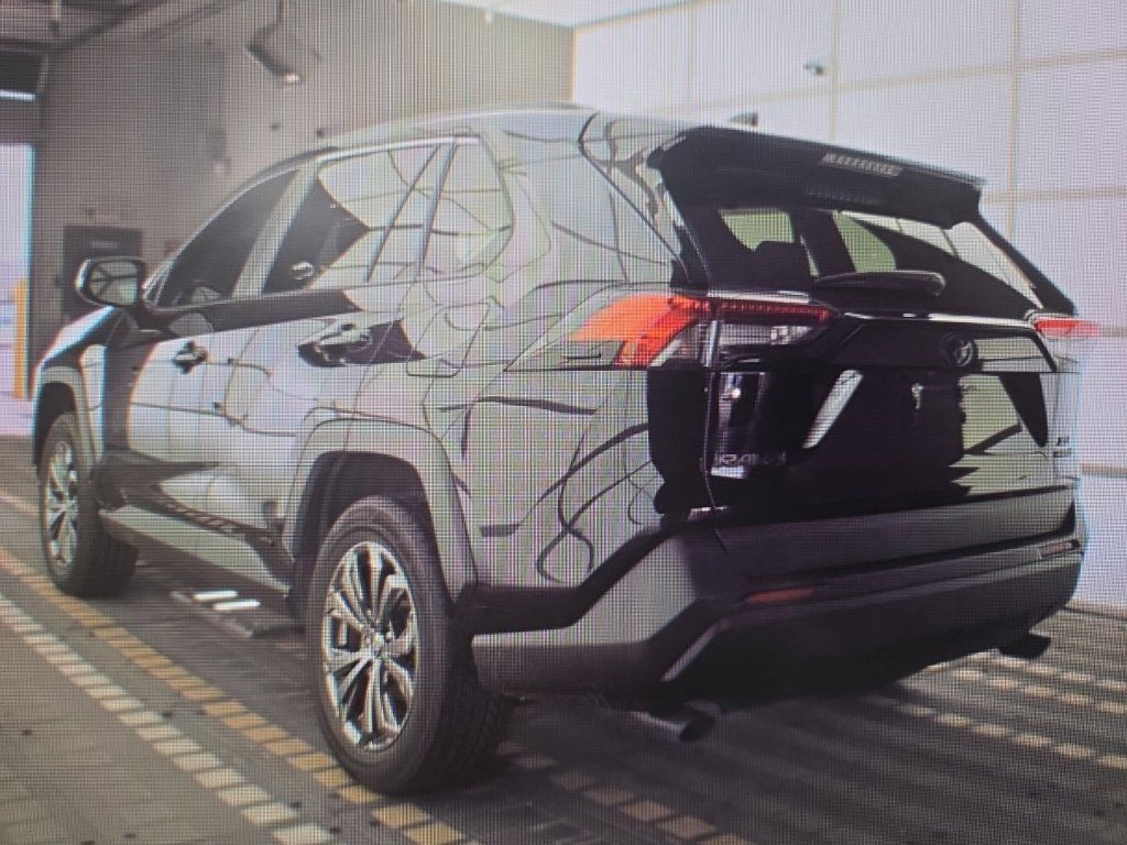Used 2024 Toyota RAV4 XLE Premium w/ Weather Package AWD/4WD image 4