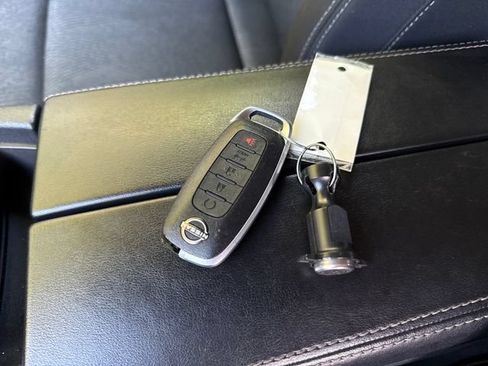 Used 2024 Nissan Rogue SV AWD/4WD image 28